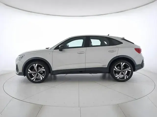 Usata Audi Q3 Sportback S-Line 150 CV (110 kW) 2020 Argento rugiada metallizzato SUV