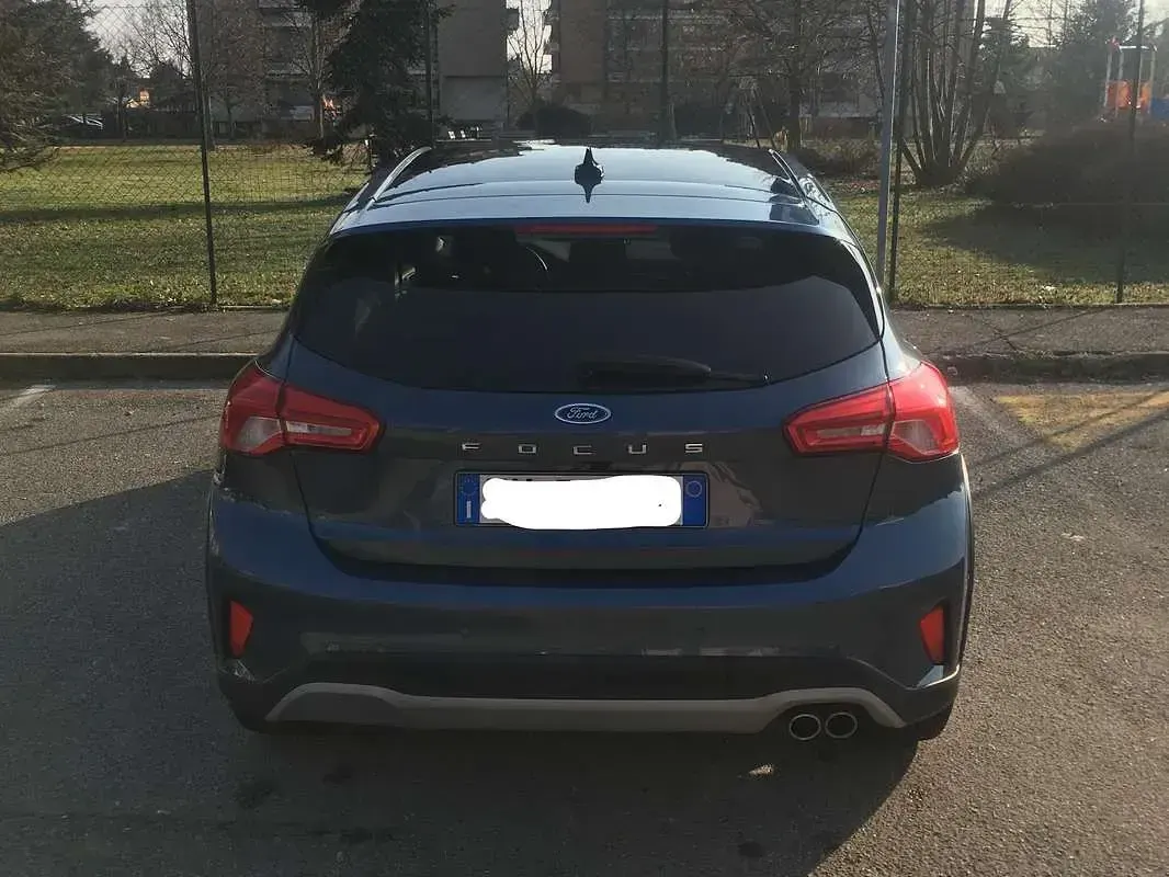 Usata Ford Focus Active 125 CV (91 kW) 2020 Blu/azzurro Berlina