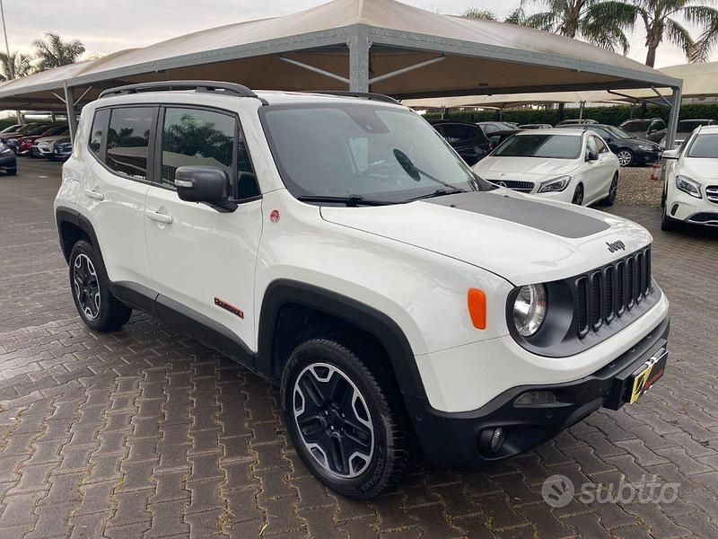 Usata Jeep Renegade Trailhawk 170 CV (125 kW) 2016 Bianco SUV