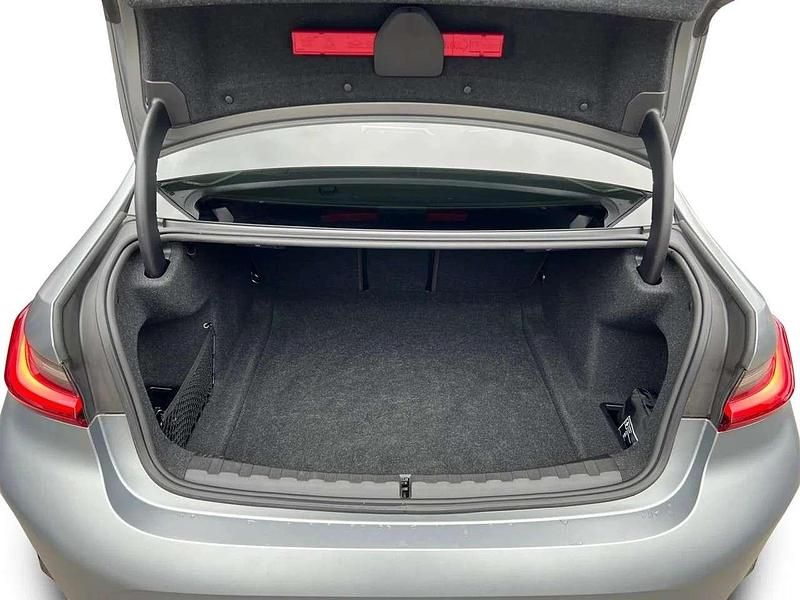 Usata BMW 320 M Sport 190 CV (139 kW) 2024 Frozen pure gray Berlina