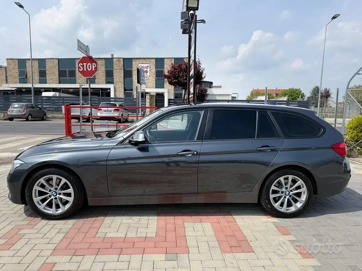Usata BMW 320 Advantage 190 CV (139 kW) 2016 Grigio Station wagon