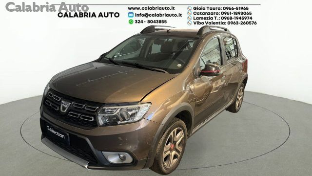 Marrone Usata 2019 Dacia Sandero Stepway Due volumi | 7950 € (Buon prezzo) - Immagine 1/4