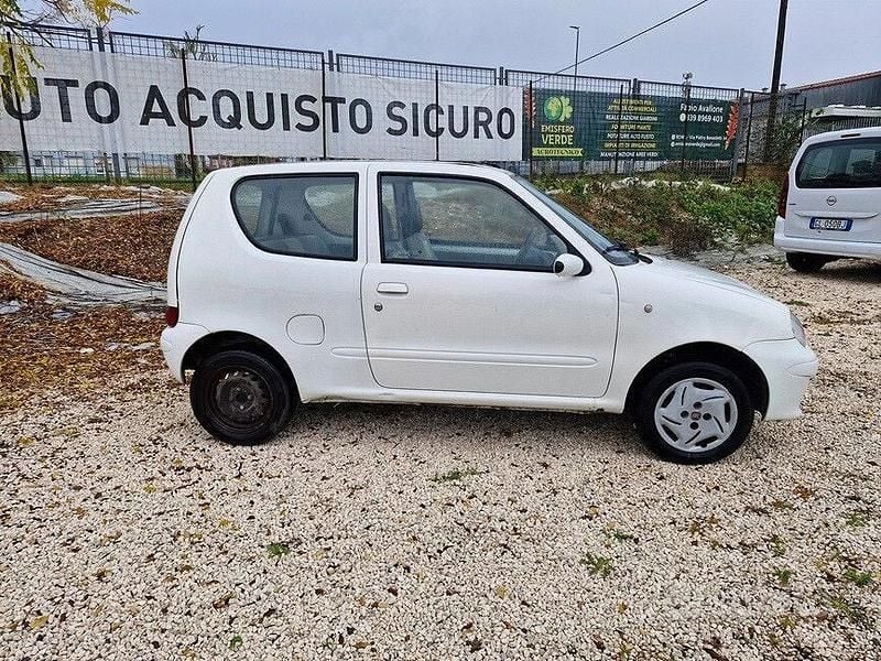 Usata Fiat 600 Active 54 CV (39 kW) 2010 Bianco Berlina