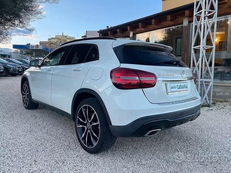 Usata Mercedes GLA180 108 CV (79 kW) 2018 Bianco SUV