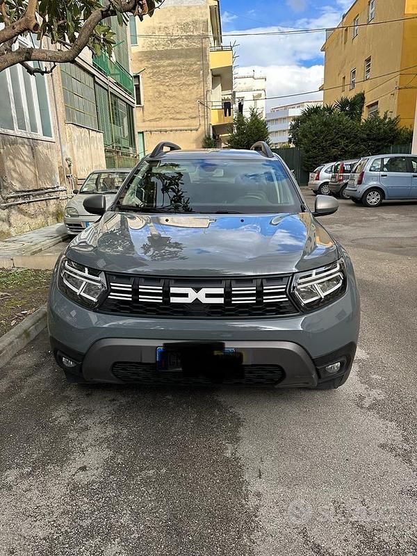 Grigio Usata 2023 Dacia Duster SUV | 15.000 € (Ottimo prezzo) - Immagine 1/4
