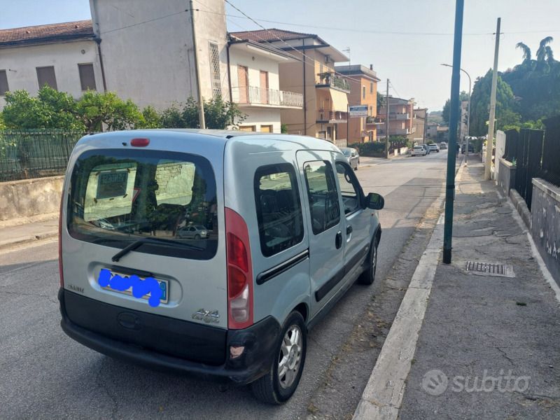 Usata Renault Kangoo 95 CV (69 kW) 2002 Grigio Monovolume