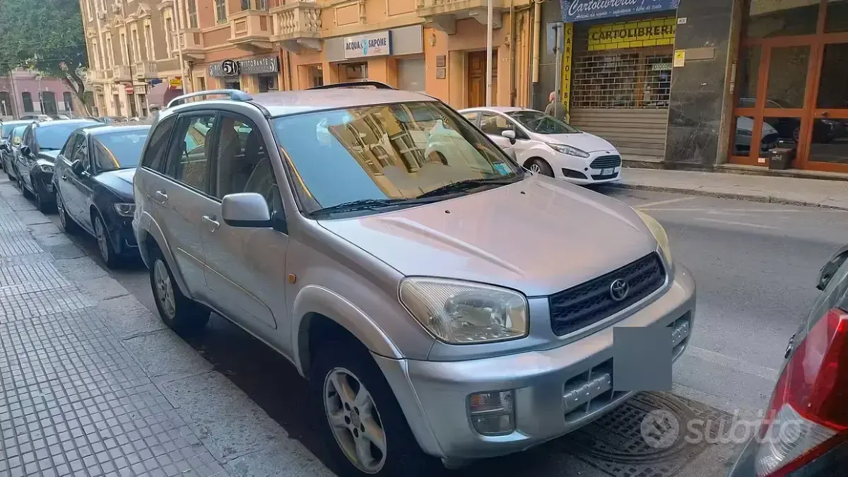 Usata Toyota RAV4 150 CV (110 kW) 2003 Grigio SUV