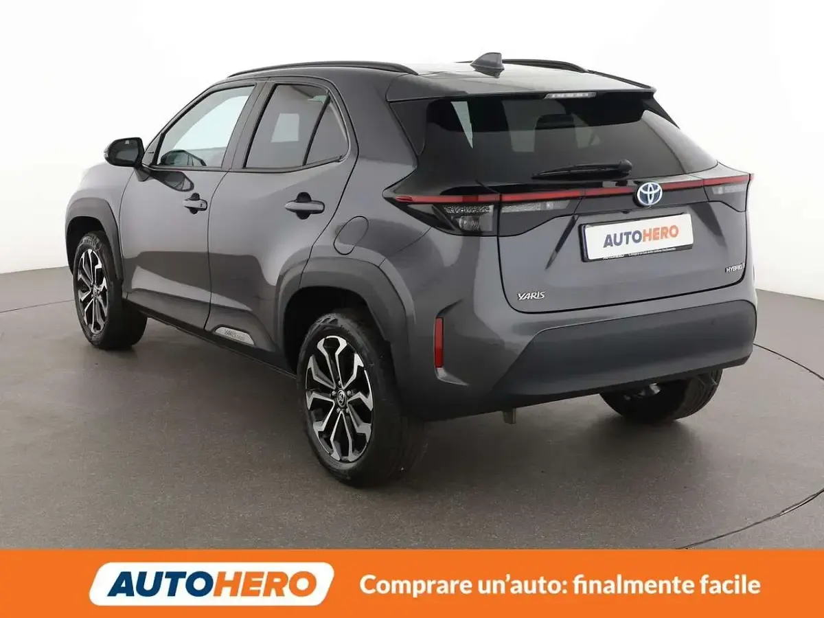 Usata Toyota Yaris Cross Trend 116 CV (85 kW) 2023 Grigio SUV