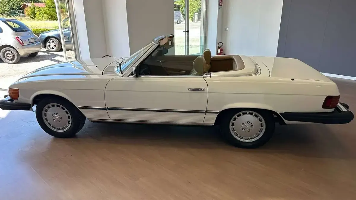 Usata Mercedes SL450 218 CV (160 kW) 1980 Bianco pastello Cabrio