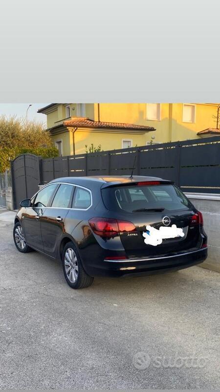 Usato 2013 Opel Astra 1.7 Diesel 60 CV (9.800 €)