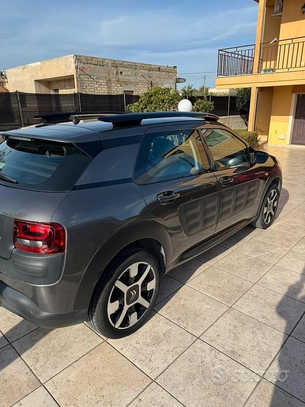 Usata Citroën C4 100 CV (73 kW) 2017 Grigio SUV