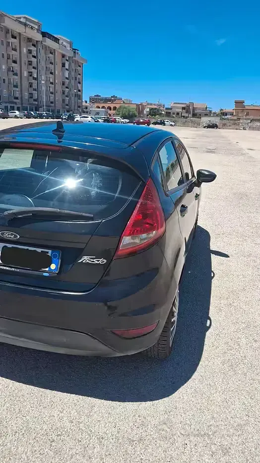 Usata Ford Fiesta 68 CV (50 kW) 2011 Nero Berlina