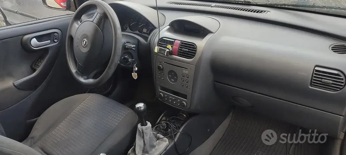 Usata Opel Corsa 75 CV (55 kW) 2004 Verde Utilitaria