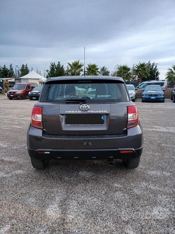 Usata Toyota Urban Cruiser Luxury 90 CV (66 kW) 2010 Grigio SUV