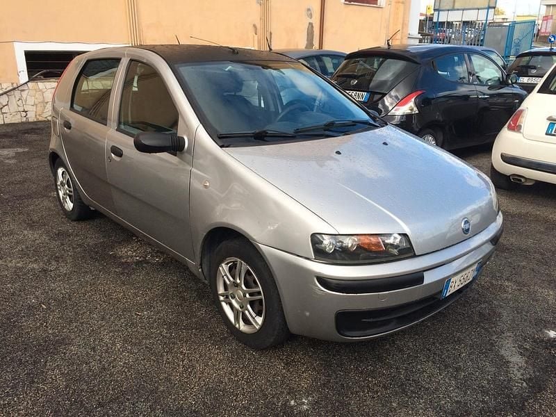 Usata Fiat Punto 60 CV (44 kW) 2001 Argento Berlina