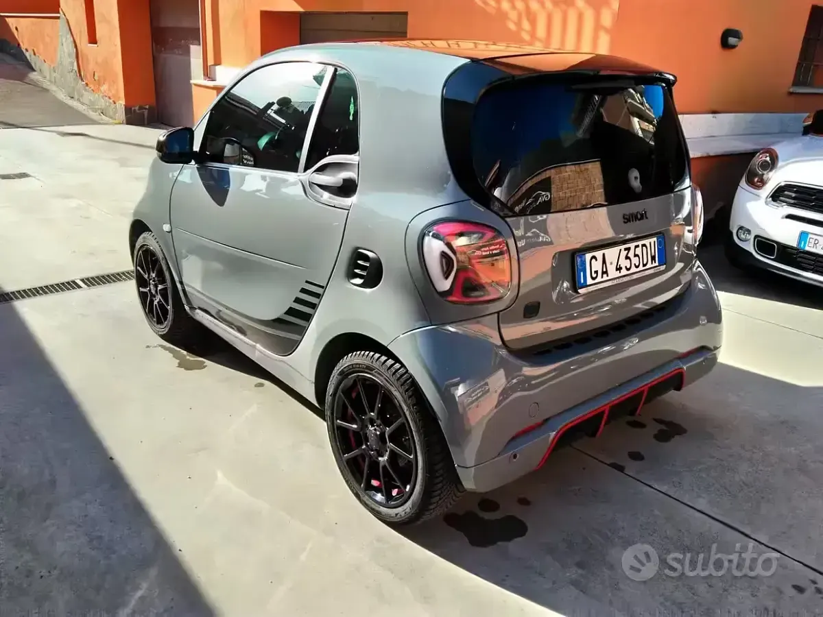 Usata Smart ForTwo Coupé 41 kW (56 CV) 2020 Grigio Utilitaria
