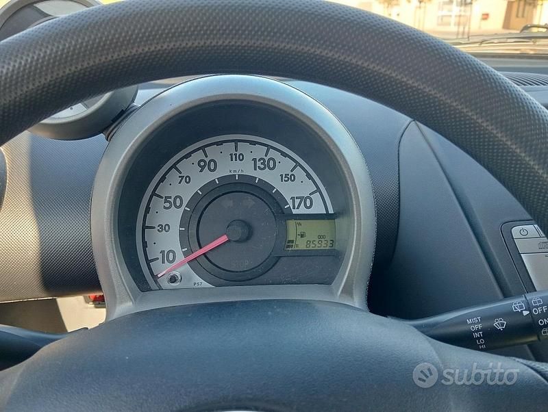 Usata Toyota Aygo 68 CV (50 kW) 2008 Rosso Utilitaria