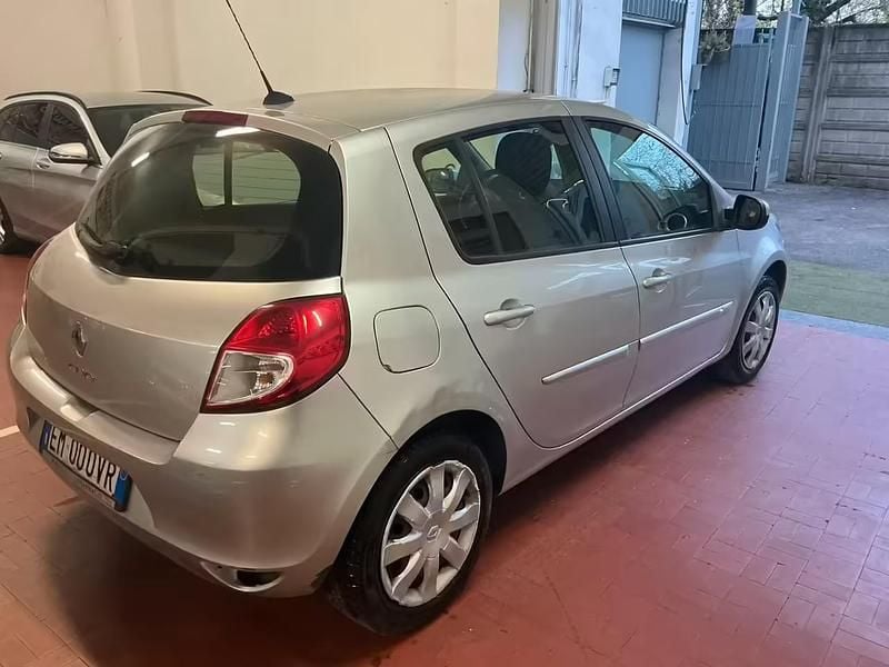 Usata Renault Clio IV 75 CV (55 kW) 2012 Grigio Berlina