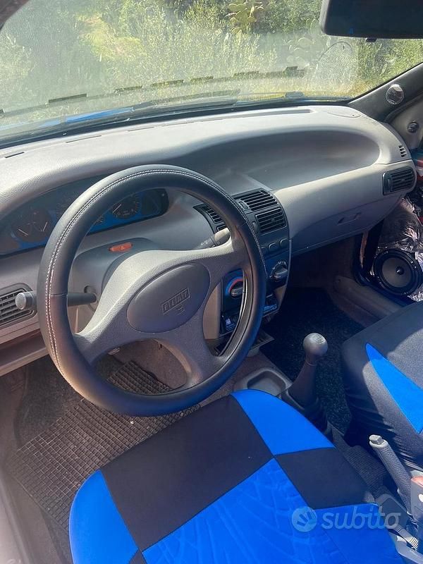 Usata Fiat Punto 73 CV (53 kW) 1999 Blu Utilitaria