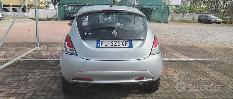 Gebraucht Lancia Ypsilon Silver 95 PS (69 kW) 2017 Grau Kleinwagen