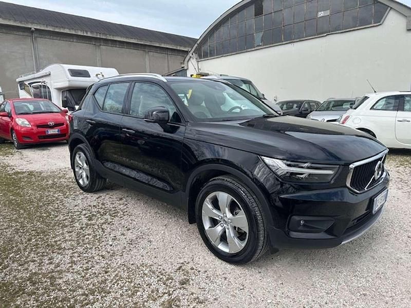 Usata Volvo XC40 Momentum 129 CV (94 kW) 2021 Nero SUV