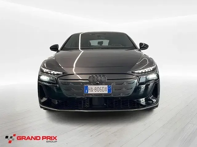 Usata Audi A6 e-tron S-Line 314 kW (428 CV) 2025 Grigio Station wagon