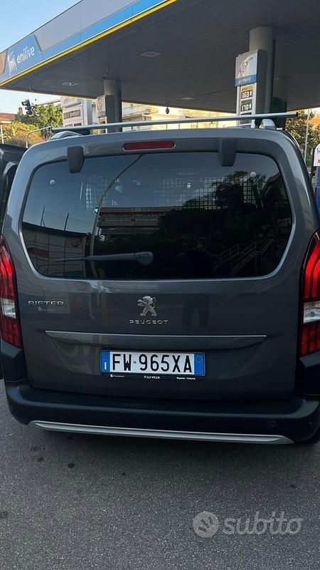 Usata Peugeot Rifter GT-line 131 CV (96 kW) 2019 Grigio Monovolume