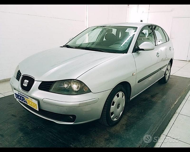 Usata Seat Ibiza Reference 75 CV (55 kW) 2004 Grigio metallizzato Berlina