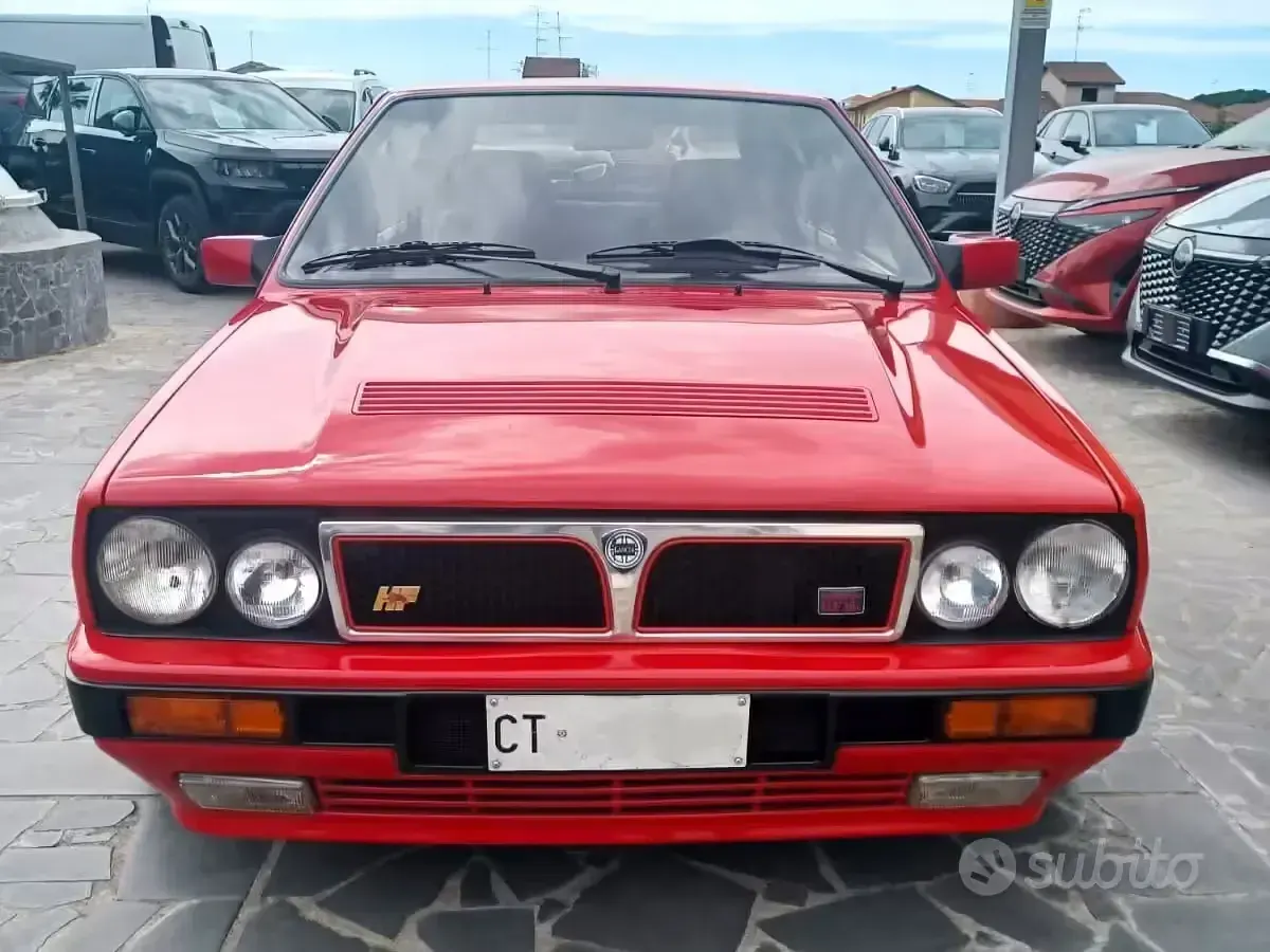 Usata Lancia Delta 196 CV (144 kW) 1990 Rosso Utilitaria