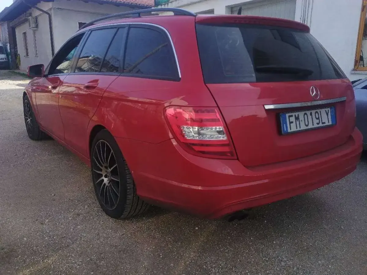 Usata Mercedes C200 Avantgarde 136 CV (100 kW) 2013 Rosso Station wagon