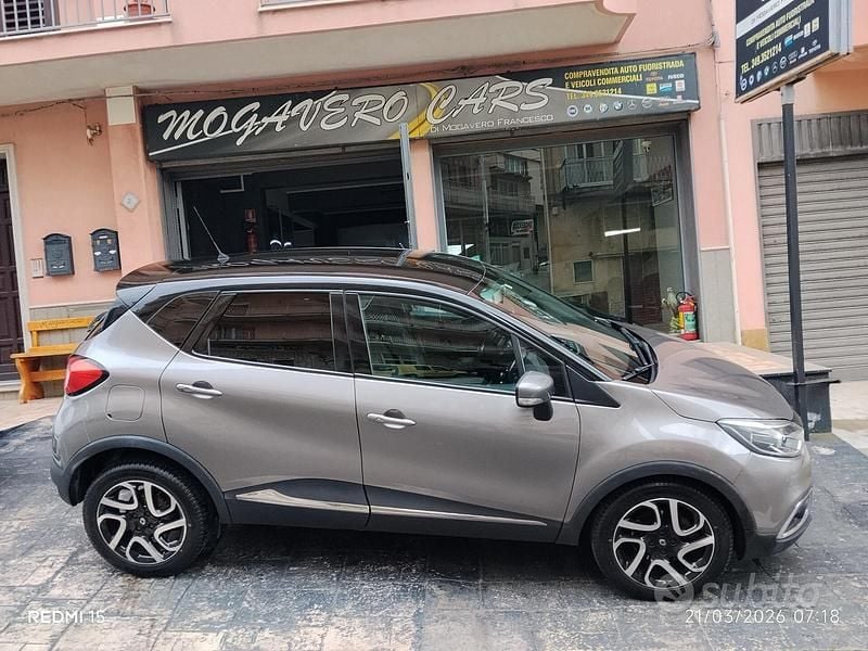 Usata Renault Captur Intens 90 CV (66 kW) 2017 Grigio SUV