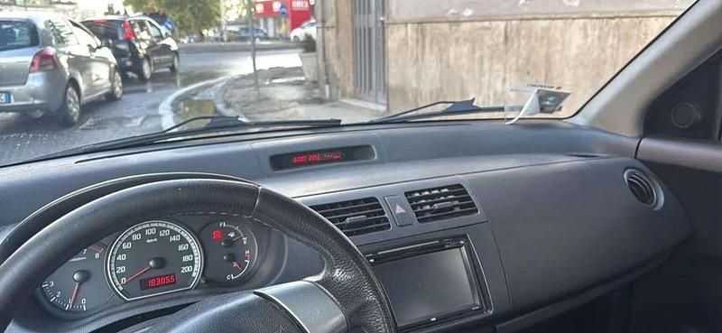 Usata Suzuki Swift GL 90 CV (66 kW) 2010 Berlina