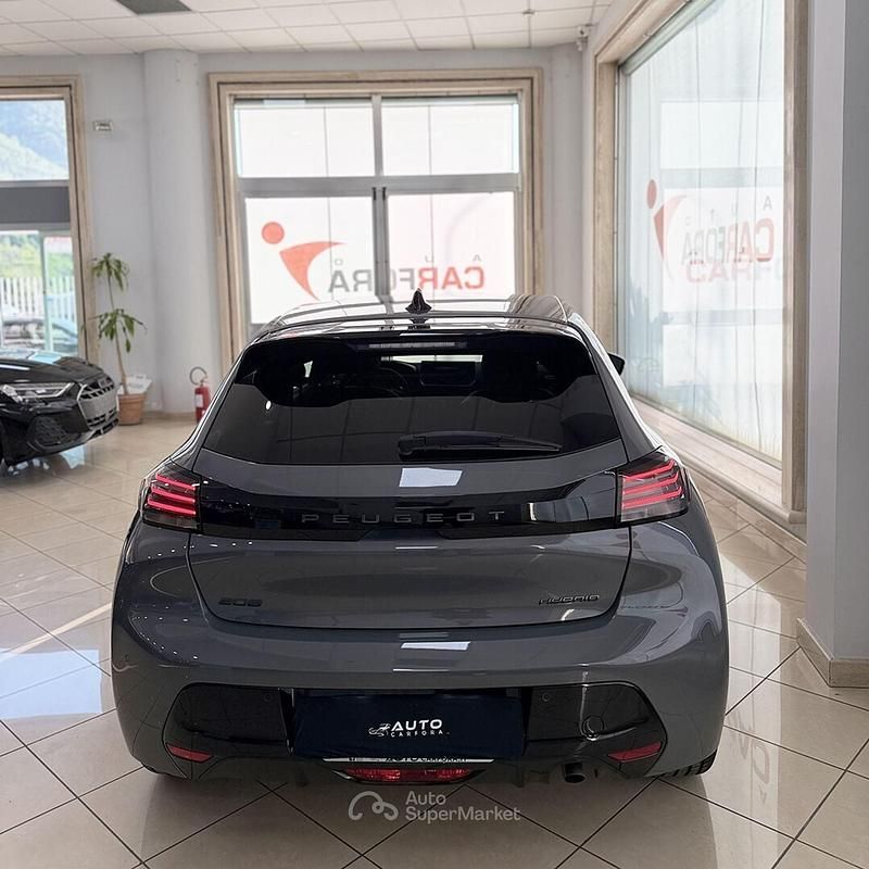 Usata Peugeot 208 Allure 101 CV (74 kW) 2025 Grigio Utilitaria