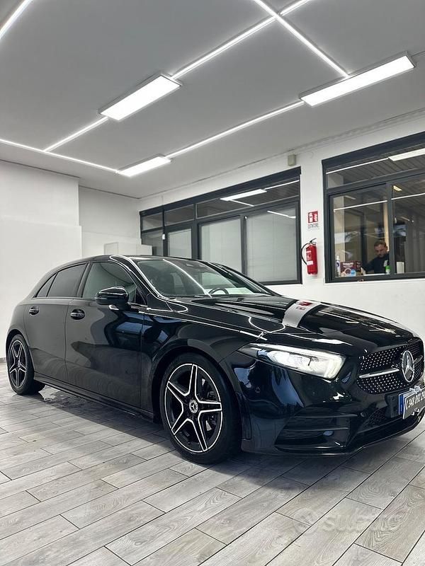 Nero Usata 2019 Mercedes A200 Premium Tre volumi | 22.990 € (Cara) - Immagine 1/4