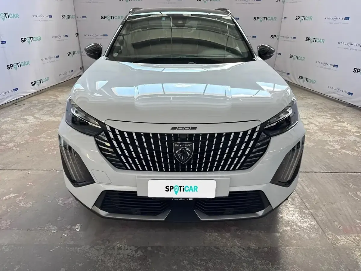 Usata Peugeot 2008 131 CV (96 kW) 2023 Bianco SUV