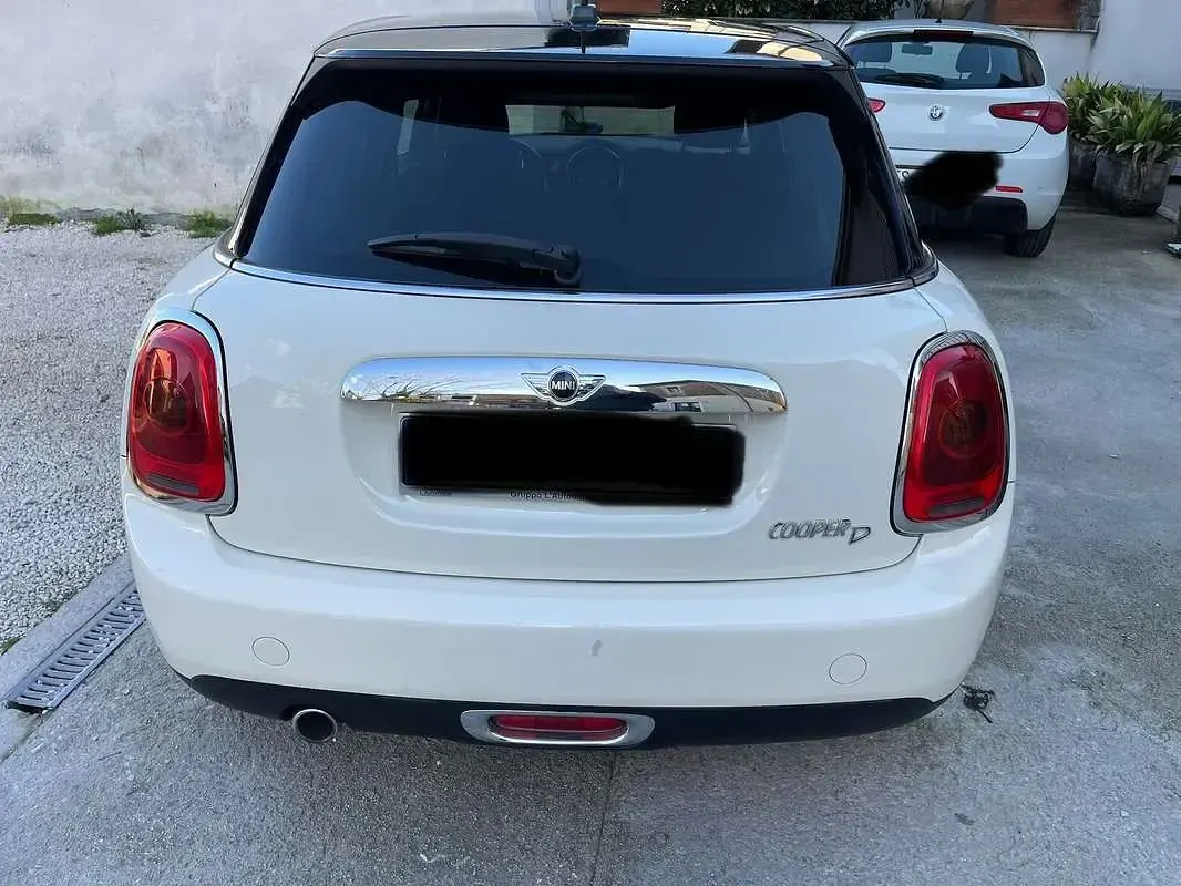 Usata Mini Cooper D Business 116 CV (85 kW) 2014 Beige Utilitaria