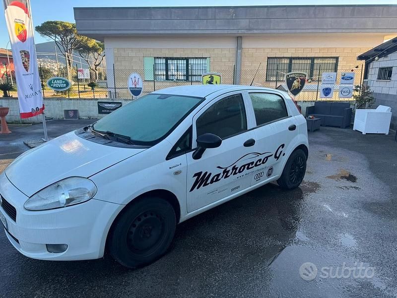 Usata Fiat Punto Active 59 CV (43 kW) 2010 Bianco Berlina