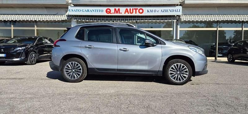 Usata Peugeot 2008 Active 82 CV (60 kW) 2016 Grigio artense SUV