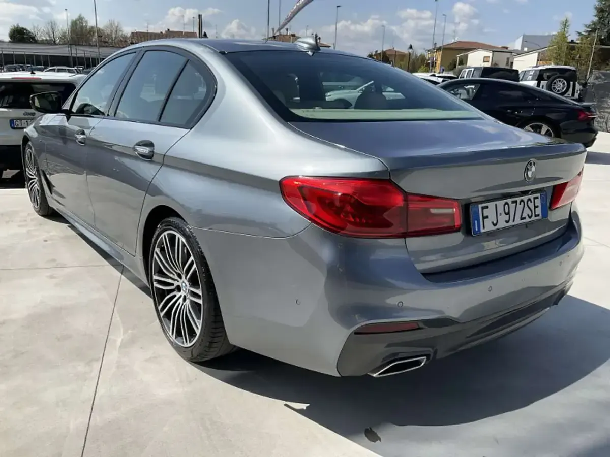 Usata BMW 530 M Sport 265 CV (194 kW) 2017 Blu/azzurro Berlina