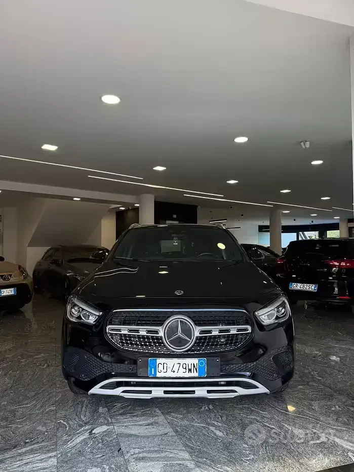 Usata Mercedes GLA200 150 CV (110 kW) 2021 Nero SUV