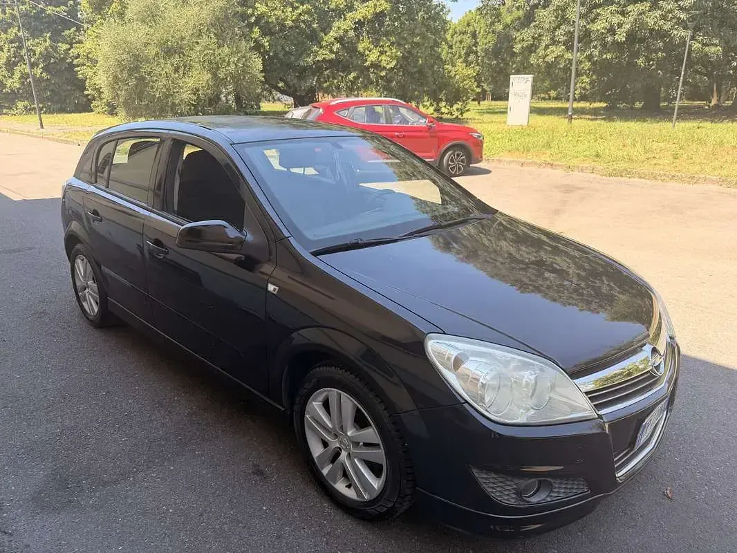 Usata Opel Astra Elegance 105 CV (77 kW) 2008 Berlina