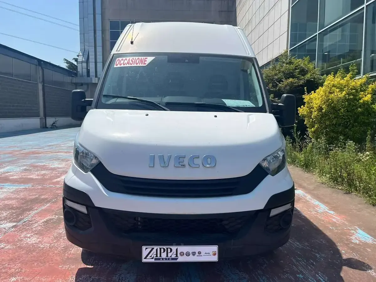 Usata Iveco Daily 136 CV (100 kW) 2019 Bianco Furgone