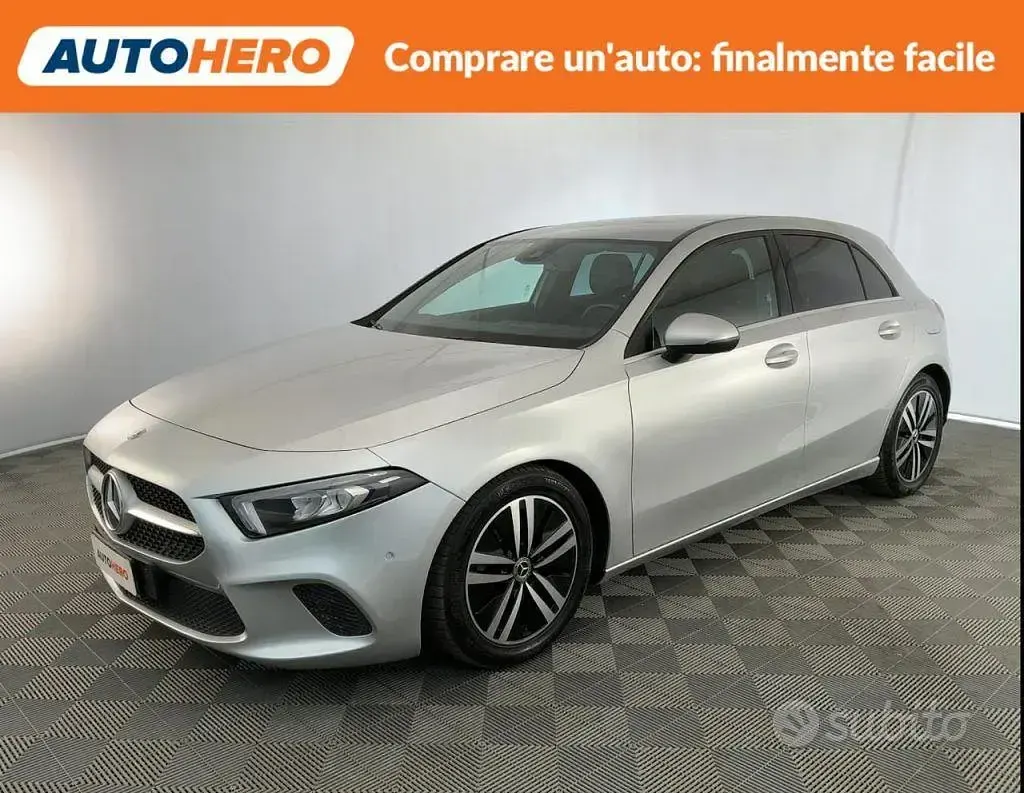Usata Mercedes A180 116 CV (85 kW) 2019 Grigio Berlina