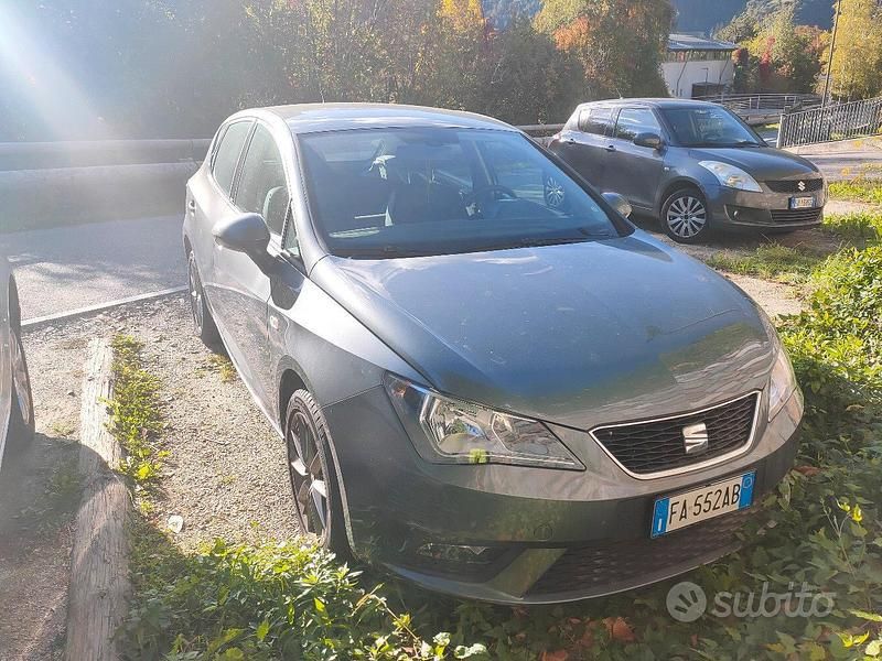 Grigio Usata 2015 Seat Ibiza Tre volumi | 4500 € (Super prezzo) - Immagine 1/4