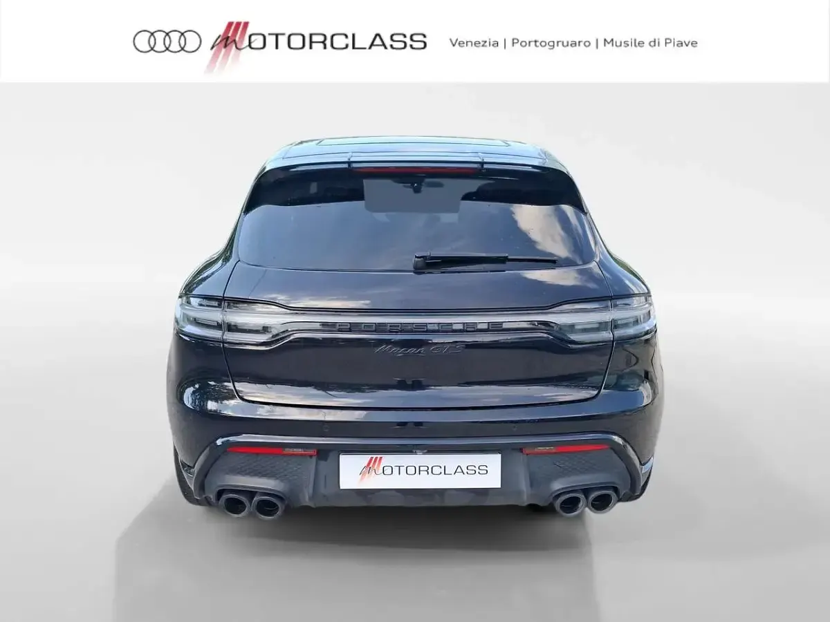 Usata Porsche Macan 441 CV (324 kW) 2024 Nero metallizzato SUV