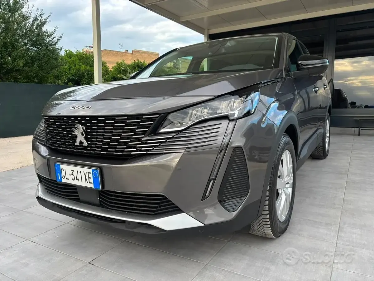 Usata Peugeot 3008 Active 131 CV (96 kW) 2022 Grigio SUV