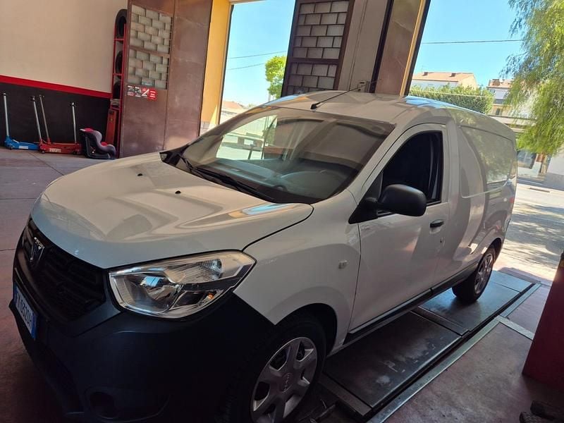 Usata Dacia Dokker 108 CV (79 kW) 2019 Bianco Monovolume
