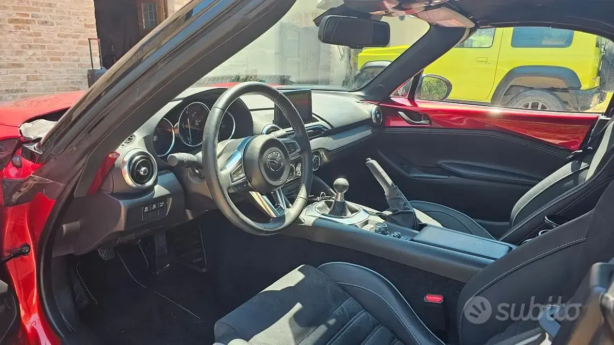 Usata Mazda MX5 Homura-Line 184 CV (135 kW) 2023 Rosso Cabrio