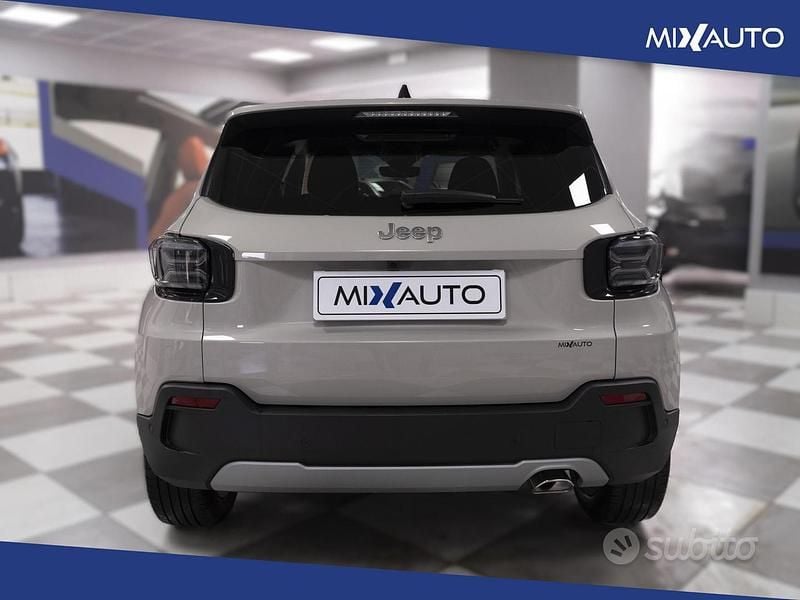 Usata Jeep Avenger Summit 101 CV (74 kW) 2025 Grigio SUV