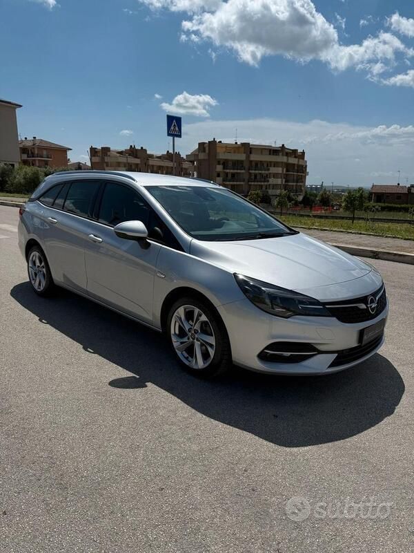 Usata Opel Astra Business Elegance 122 CV (89 kW) 2020 Grigio Station wagon